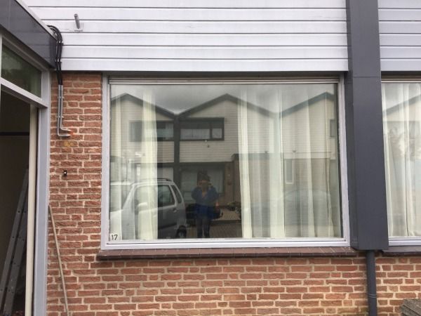 oud voorraam met ventilatierooster