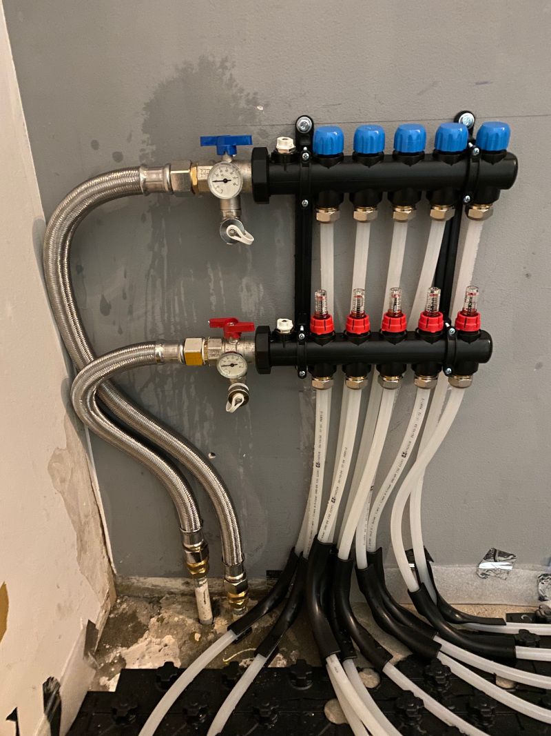 vloerverwarming verdeler bovenverdieping